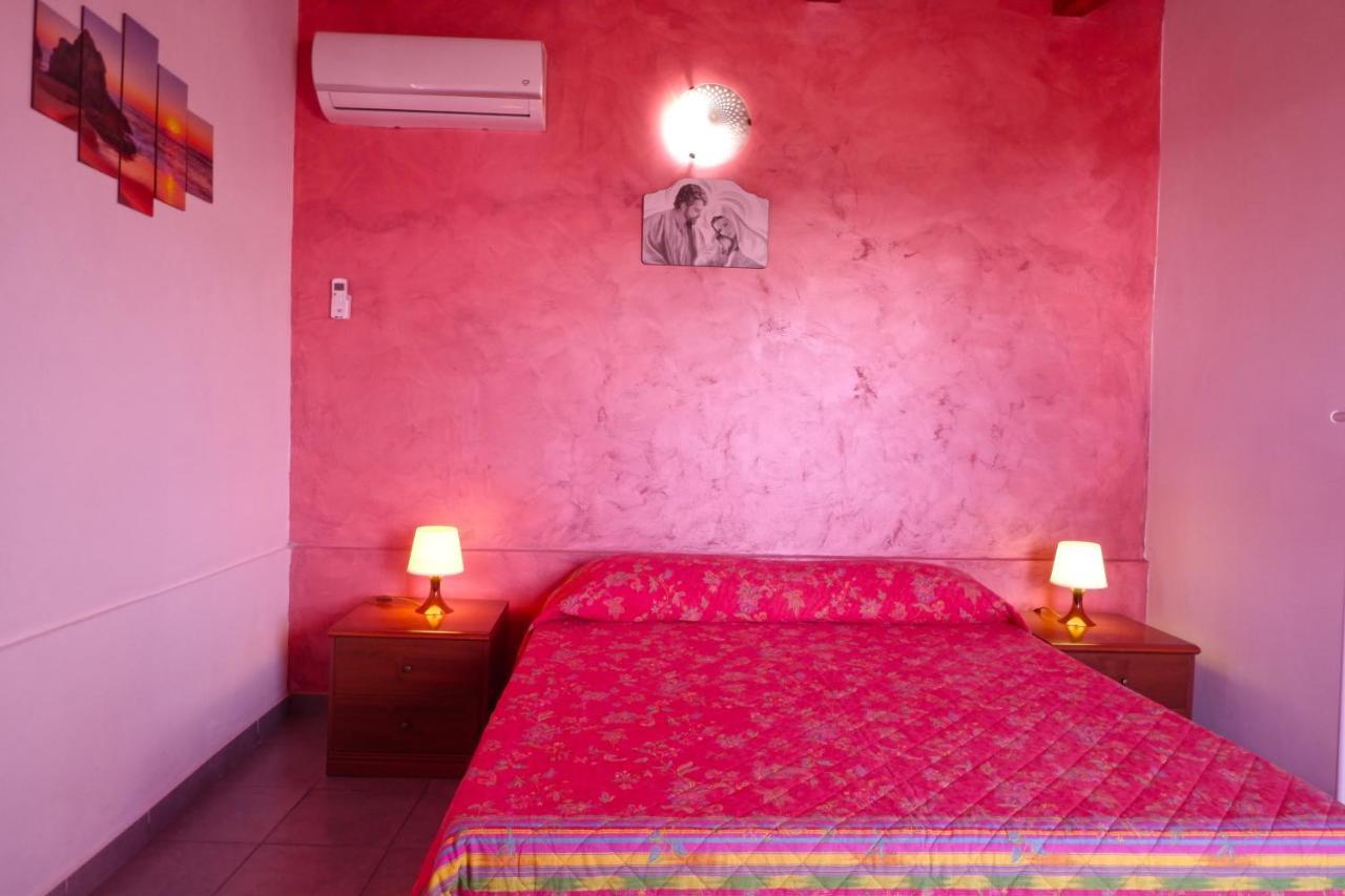 Camere Ginevra Relax Country Rooms Porto Palo Exterior photo